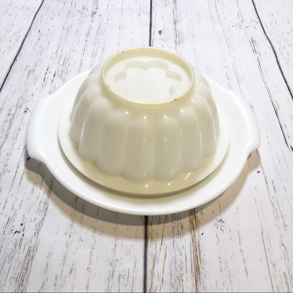 Tupperware Jel-N-Serve vintage gelatin mold with patterns, mold and server